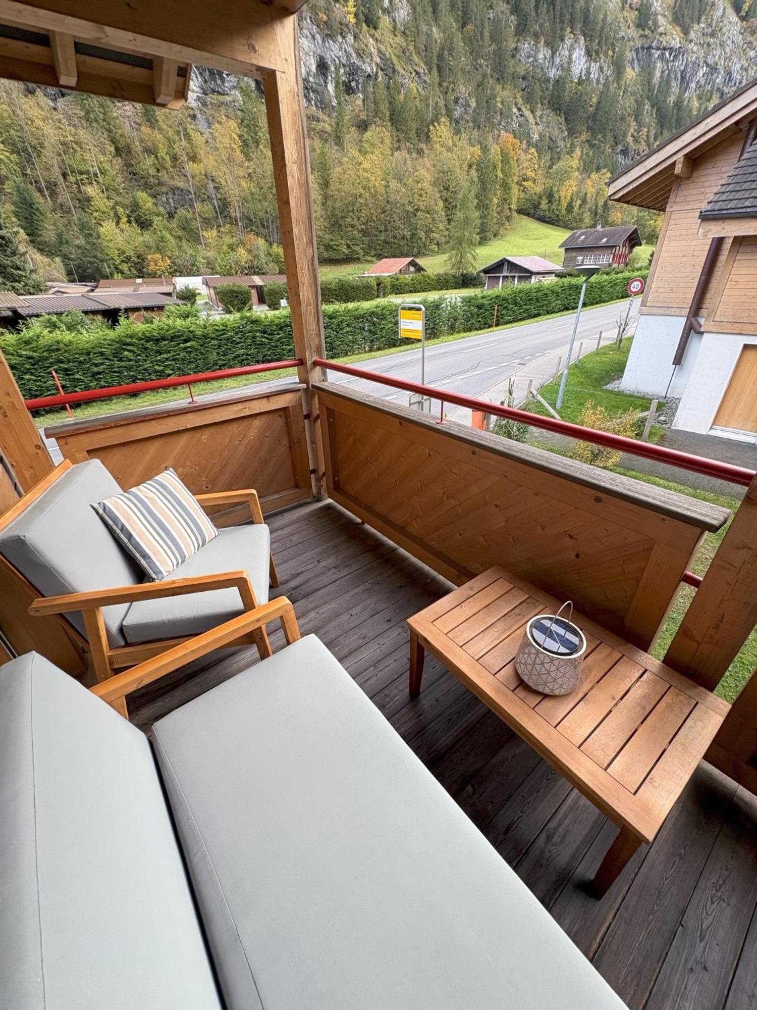 Family Frame Apartment Lauterbrunnen Bagian luar foto