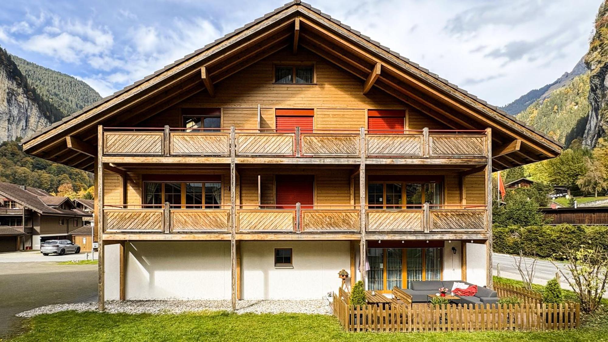 Family Frame Apartment Lauterbrunnen Bagian luar foto